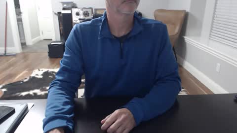 Snapshot of whyjonnie chatting on 10.29.25 Why Jonnie online show from 10.29.25