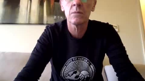 Snapshot of whynotfly1 chatting on 10.23.25 whynotfly1 online show from 10.23.25