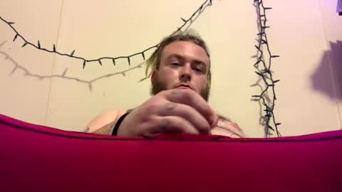 Snapshot of wicked_clown665 chatting on 12.17.25 wicked_clown665 online show from 12.17.25