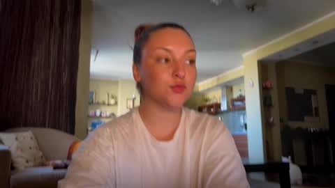 Snapshot of wievin chatting on 09.10.25 VI online show from 09.10.25