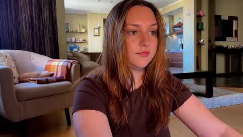 Snapshot of wievin chatting on 09.11.25 VI online show from 09.11.25