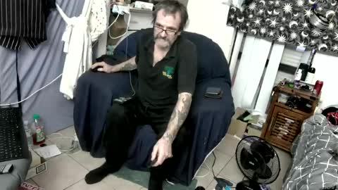Snapshot of wifehunter77 chatting on 06.12.26 wifehunter77 online show from 06.12.26