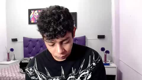 Snapshot of wiilliam_20 chatting on 10.17.25 wiilliam online show from 10.17.25