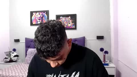 Snapshot of wiilliam_20 chatting on 10.24.25 wiilliam online show from 10.24.25