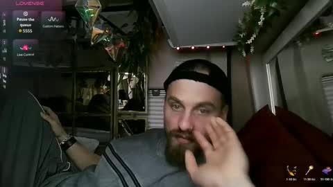 wilclyde1996 online show from 11.28.25