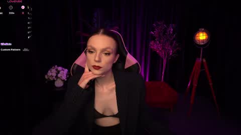 Snapshot of wild_alice_me chatting on 07.19.26 Alice online show from 07.19.26