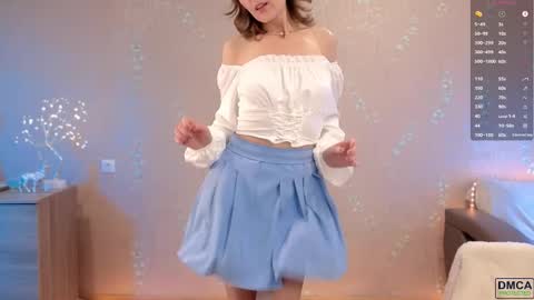 Snapshot of wild_berrrie chatting on 10.29.25 Alice online show from 10.29.25