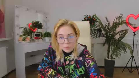 Snapshot of wild_berry_soul chatting on 10.16.25 wild_berry_soul online show from 10.16.25
