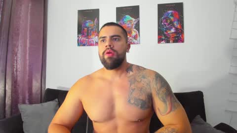 Snapshot of wild_couplesex1 chatting on 01.31.25 Devon and Chloe online show from 01.31.25