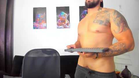 Snapshot of wild_couplesex1 chatting on 03.04.25 Devon and Chloe online show from 03.04.25