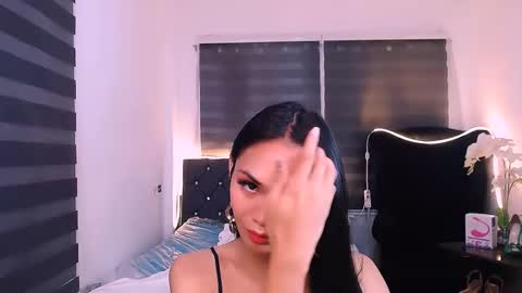 Snapshot of wild_lily30 chatting on 02.05.25 wild lily30 online show from 02.05.25