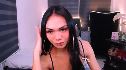 Snapshot of wild_lily30 chatting on 02.05.25 wild lily30 online show from 02.05.25