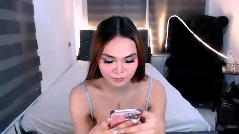 Snapshot of wild_lily30 chatting on 10.11.25 wild lily30 online show from 10.11.25