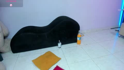 LUCIA VS 2 COCKS online show from 04.17.26