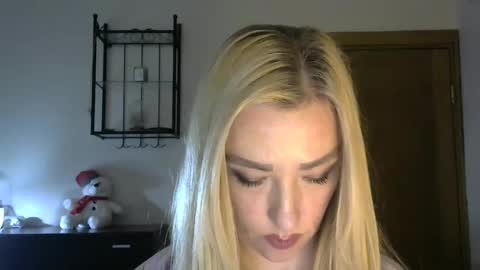 Snapshot of wild_silk_desire chatting on 02.19.25 Alina online show from 02.19.25