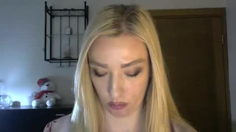 Snapshot of wild_silk_desire chatting on 02.23.25 Alina online show from 02.23.25