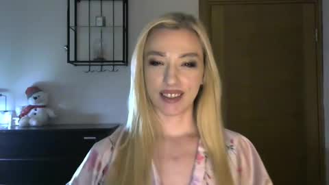 Snapshot of wild_silk_desire chatting on 03.02.25 Alina online show from 03.02.25