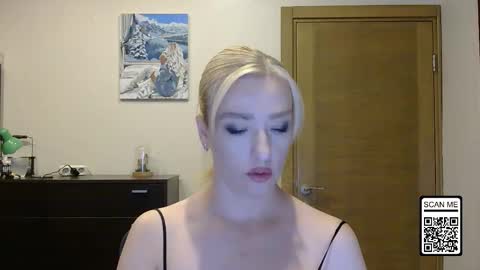 Snapshot of wild_silk_desire chatting on 09.21.25 Alina online show from 09.21.25