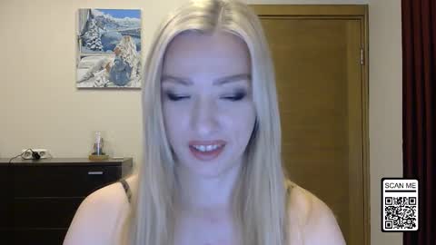 Snapshot of wild_silk_desire chatting on 09.25.25 Alina online show from 09.25.25