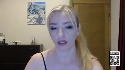 Snapshot of wild_silk_desire chatting on 09.30.25 Alina online show from 09.30.25