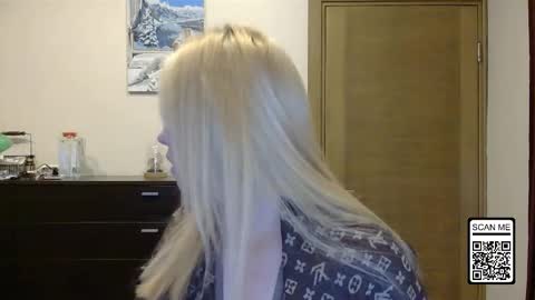 Snapshot of wild_silk_desire chatting on 10.12.25 Alina online show from 10.12.25