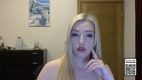 Snapshot of wild_silk_desire chatting on 10.13.25 Alina online show from 10.13.25