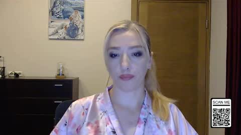 Snapshot of wild_silk_desire chatting on 10.20.25 Alina online show from 10.20.25