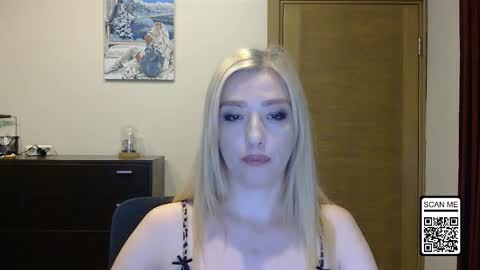 Snapshot of wild_silk_desire chatting on 10.21.25 Alina online show from 10.21.25