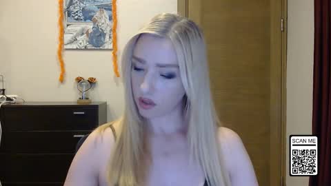 Snapshot of wild_silk_desire chatting on 11.04.25 Alina online show from 11.04.25