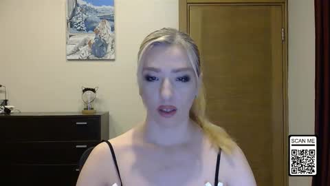 Snapshot of wild_silk_desire chatting on 11.08.25 Alina online show from 11.08.25