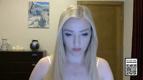 Snapshot of wild_silk_desire chatting on 02.01.26 Alina online show from 02.01.26