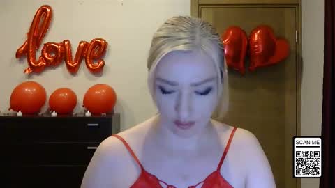 Snapshot of wild_silk_desire chatting on 02.16.26 Alina online show from 02.16.26