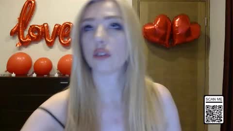 Snapshot of wild_silk_desire chatting on 02.18.26 Alina online show from 02.18.26