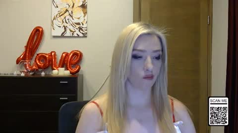 Snapshot of wild_silk_desire chatting on 02.27.26 Alina online show from 02.27.26