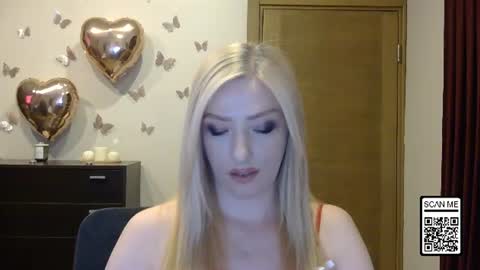 Snapshot of wild_silk_desire chatting on 06.15.26 Alina online show from 06.15.26