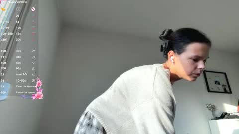 Mia online show from 02.07.26