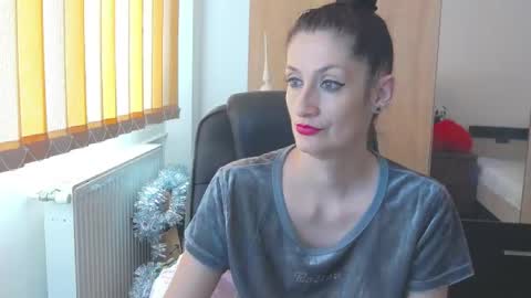 Snapshot of wildbea23 chatting on 01.15.25 Bea online show from 01.15.25