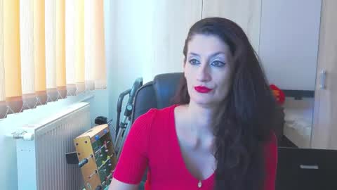 Snapshot of wildbea23 chatting on 02.17.25 Bea online show from 02.17.25