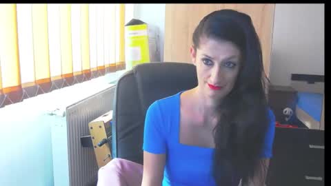Snapshot of wildbea23 chatting on 10.01.25 Bea online show from 10.01.25