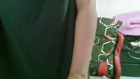 Snapshot of wildcamille chatting on 10.01.25 camille online show from 10.01.25