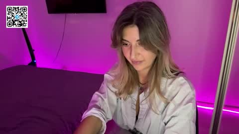 Snapshot of wildkitty_ chatting on 11.13.25 Nika online show from 11.13.25