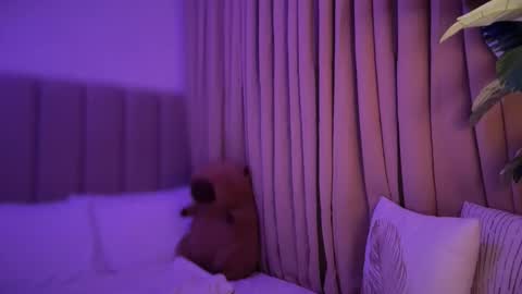 CHRISTINE online show from 02.14.26