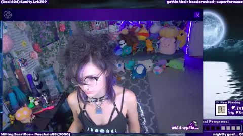 Snapshot of wildwylie chatting on 09.10.25 Wylie Wanderlust online show from 09.10.25