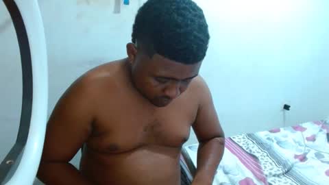 Snapshot of wilintom483797 chatting on 12.29.24 wilintom y sharon online show from 12.29.24