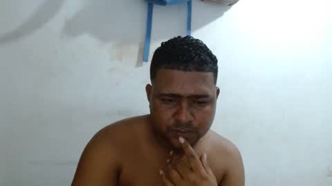 Snapshot of wilintom483797 chatting on 01.11.25 wilintom y sharon online show from 01.11.25