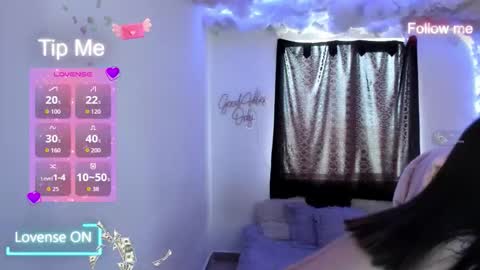 Snapshot of will_thomson_t chatting on 10.12.25 sofia and will online show from 10.12.25