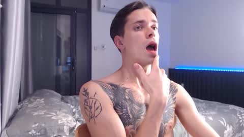 Snapshot of william_henry_a chatting on 10.06.25 William online show from 10.06.25