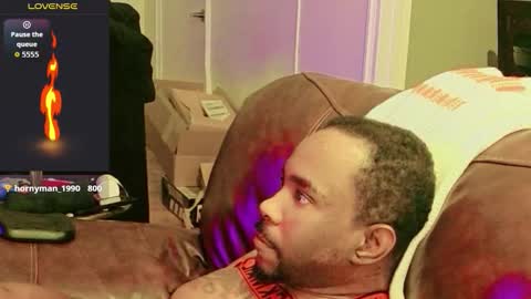 Snapshot of willie0201 chatting on 11.24.25 YaBoyTJ online show from 11.24.25