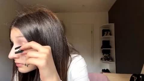 Snapshot of williemaemeachem chatting on 06.14.26 Mari online show from 06.14.26
