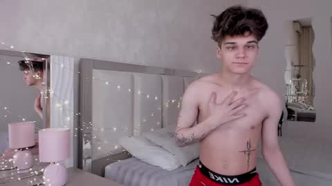 Snapshot of williemiler chatting on 10.01.25 Willie online show from 10.01.25